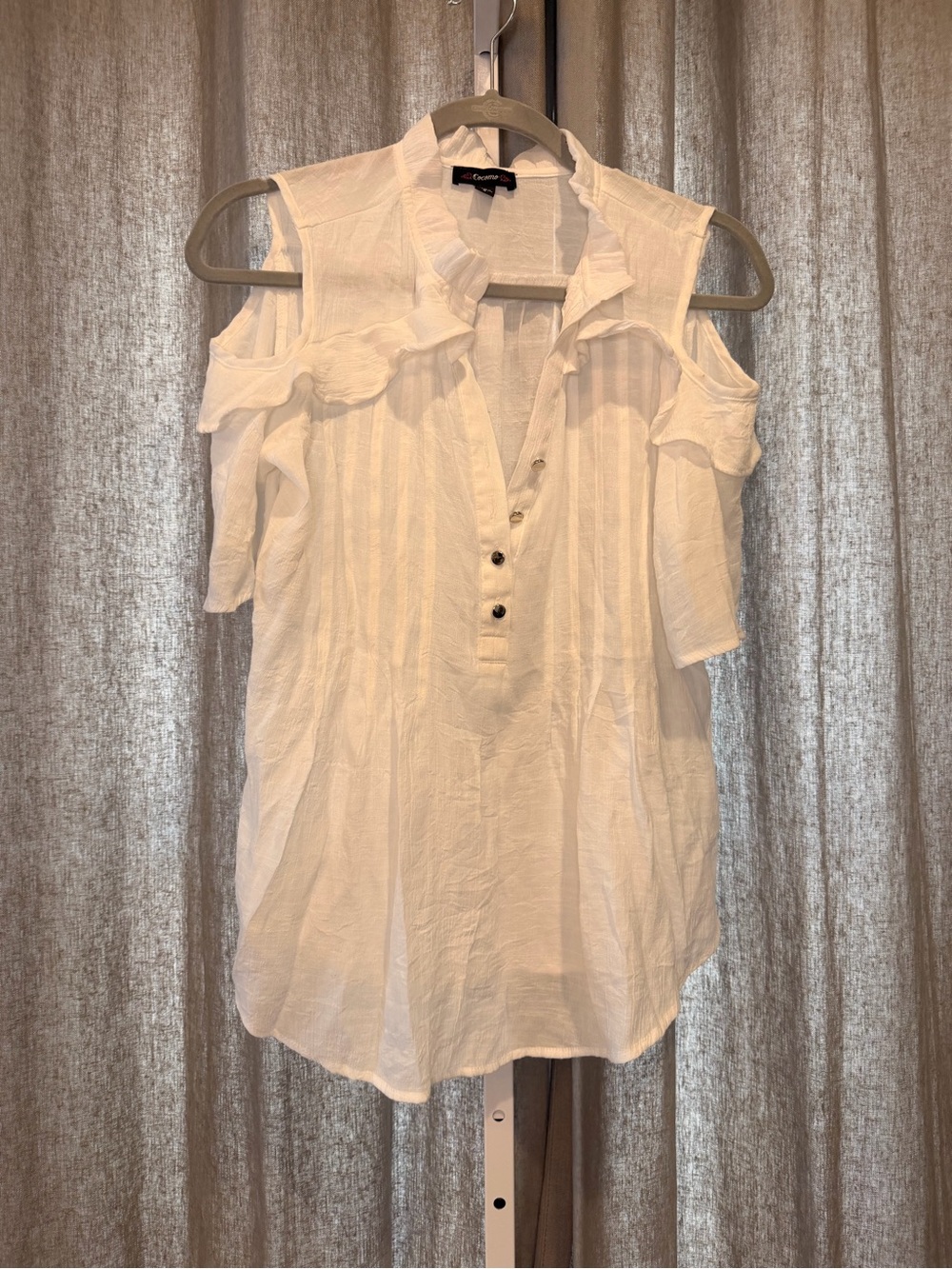 Cocomo White Cold-Shoulder Ruffle Button-Front Top